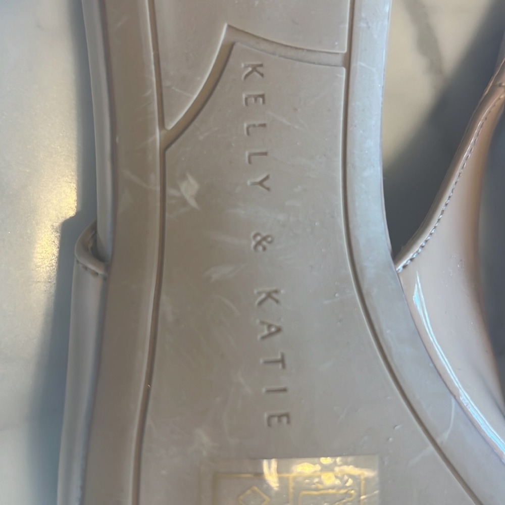 Tan, patent faux leather pumps with 1” kitten heel. Worn once. In box size 7. - Picture 4 of 8